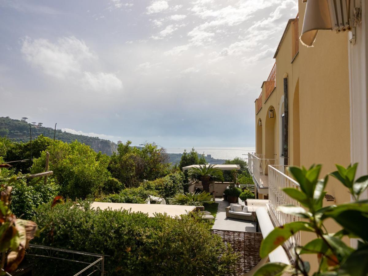Faraglioni Di Pensión Península Sorrentina