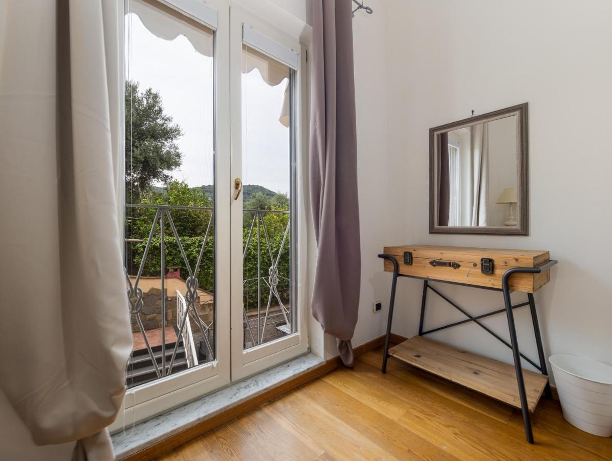 Faraglioni Di Península Sorrentina