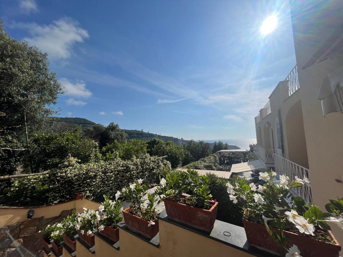 Faraglioni Di Península Sorrentina